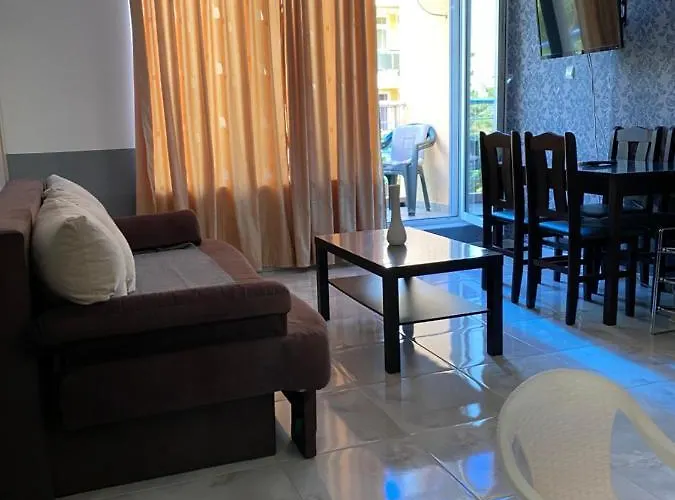 Apartment Dadi Oazis *